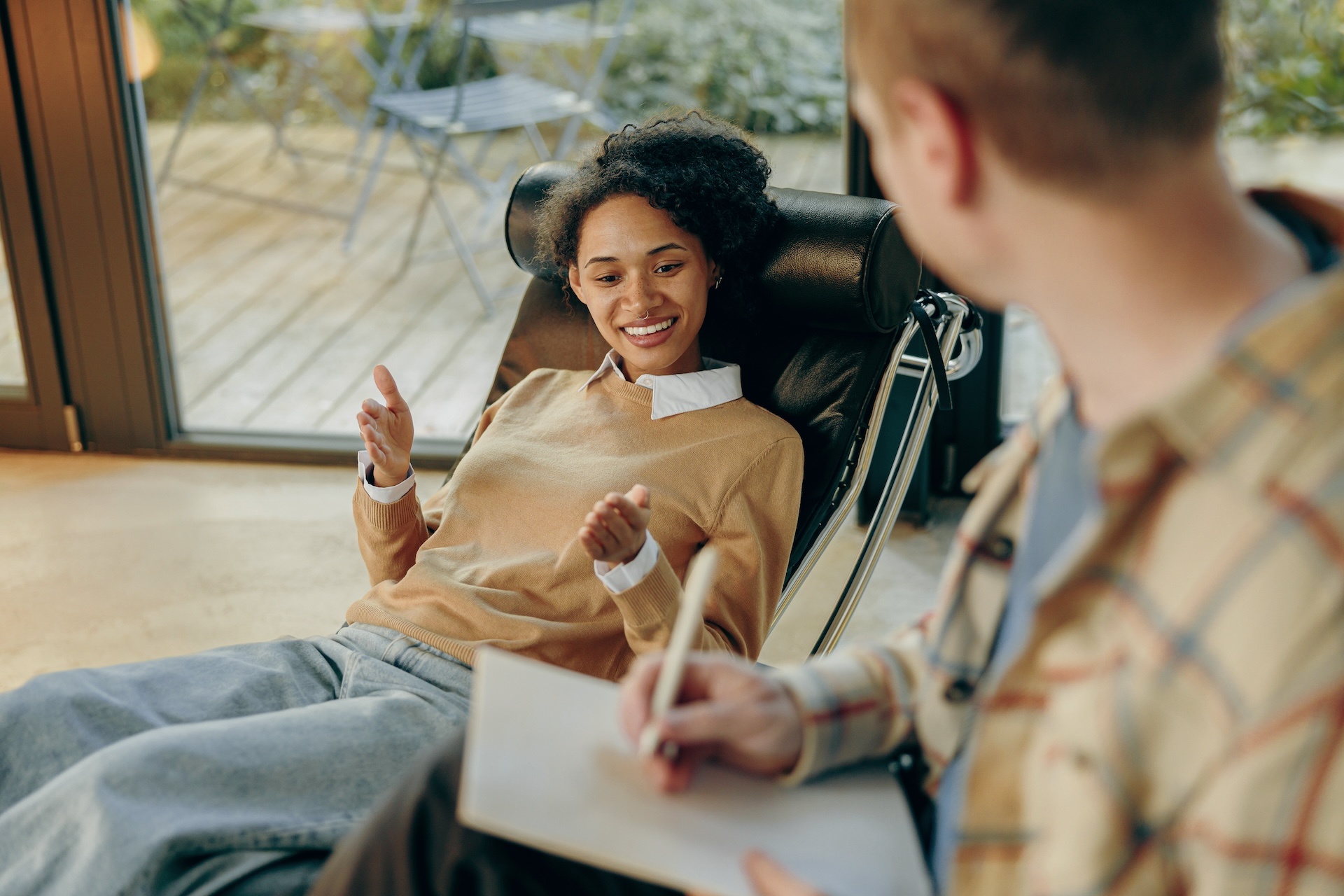 female-patient-talks-about-her-problems-while-lyin-2023-11-28-05-08-16-utc