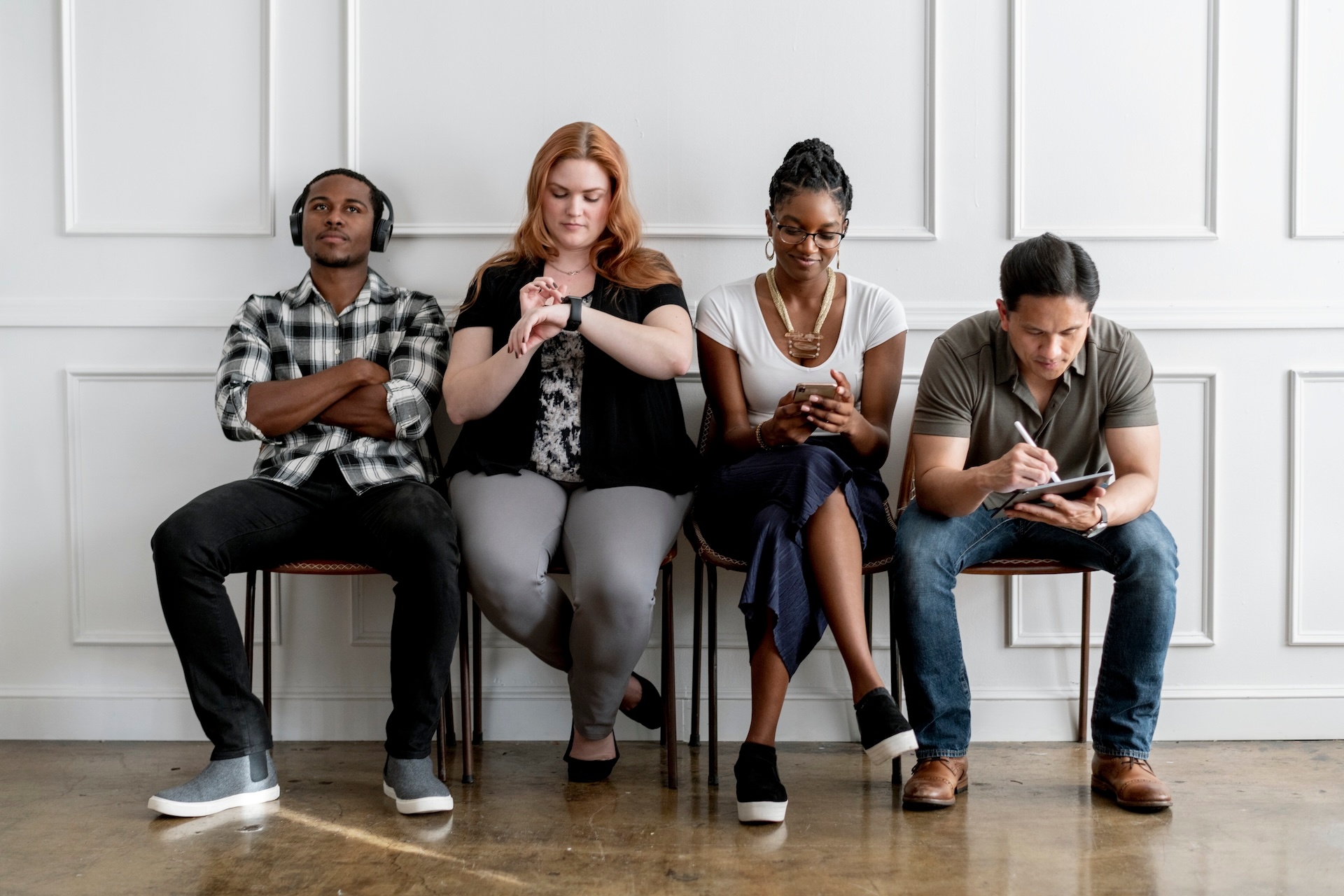 antisocial-people-on-their-phones-2025-02-10-02-29-51-utc