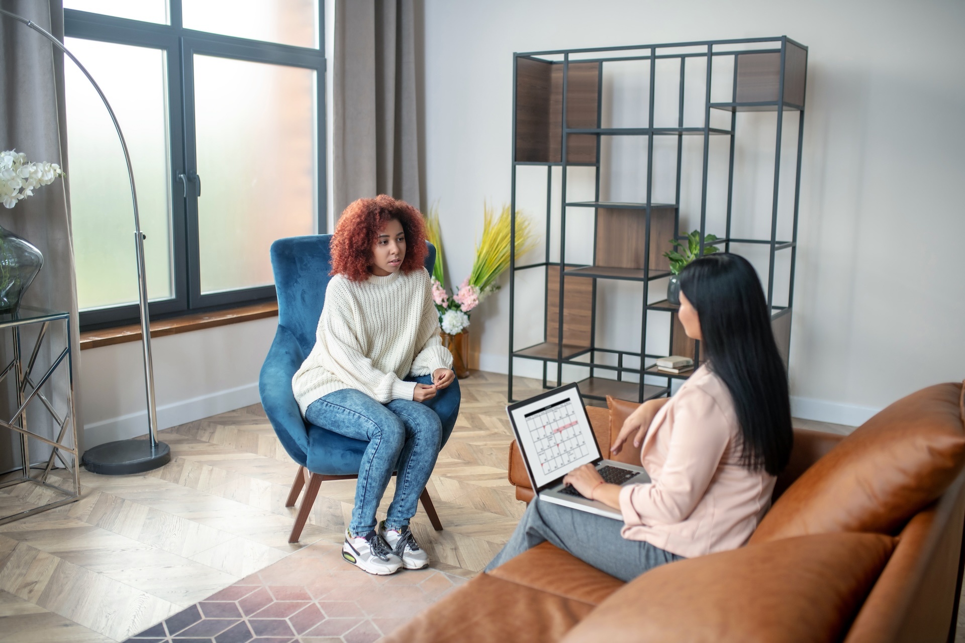 dark-haired-female-psychoanalyst-listening-to-her-2024-10-11-18-34-09-utc